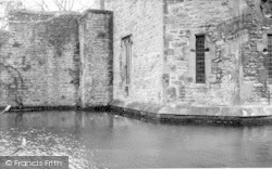 The Moat 1961, Wells