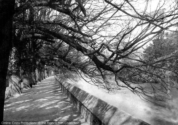 Photo of Wells, The Palace Moat 1890
