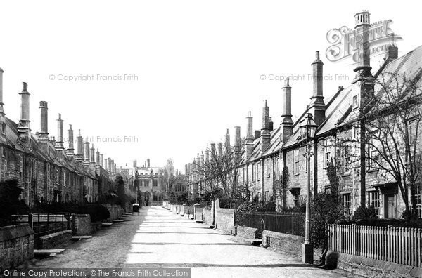 Photo of Wells, Vicars Close 1890
