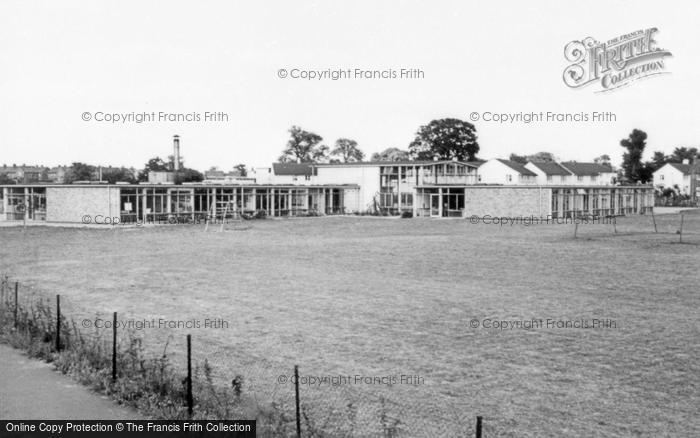 Photo of Welwyn Garden City, Creswick Primary School c.1960