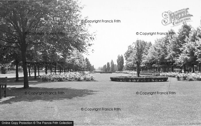 Photo of Welwyn Garden City, Parkway c.1955