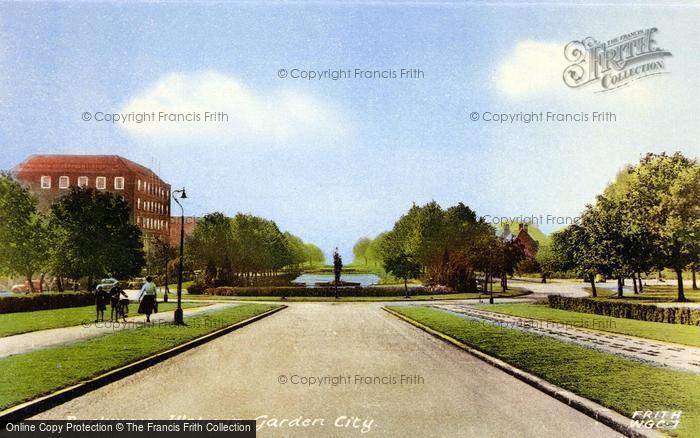 Photo of Welwyn Garden City, Parkway c.1955