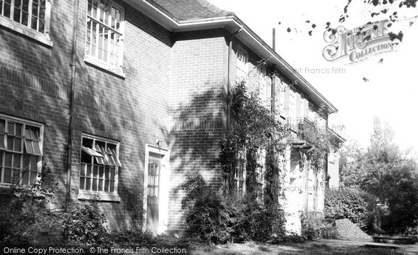 Photo of Welwyn Garden City, Sherrard Park School c.1955