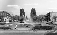 The Fountain c.1960, Welwyn Garden City