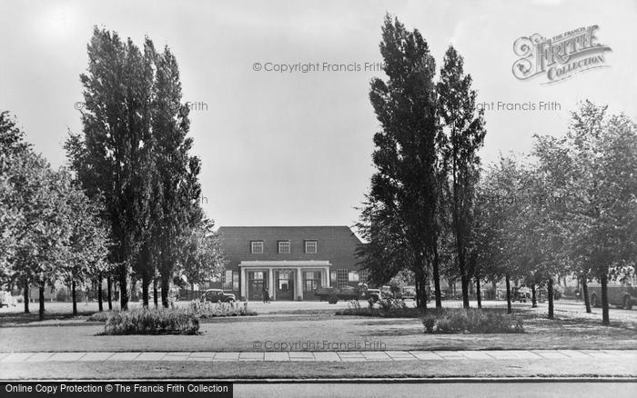 Photo of Welwyn Garden City, The Station c.1955