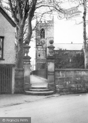 Old Gateway And Church c.1950, Wem