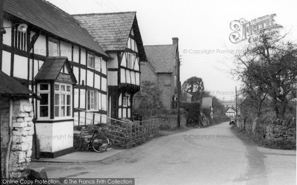 Photo of Weobley, A Pretty Corner c.1950