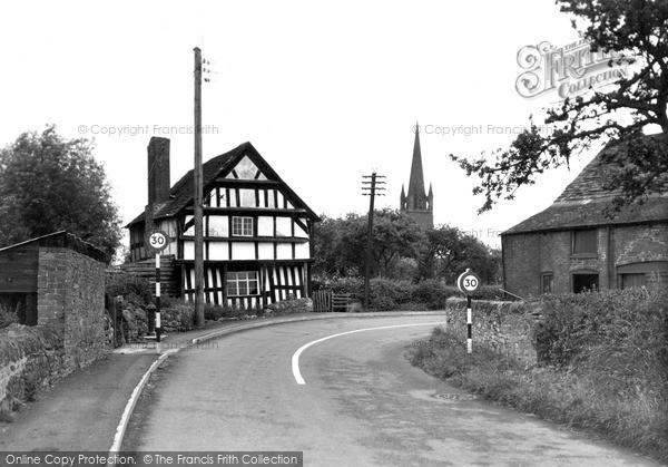 Photo of Weobley, Kington Road c.1950