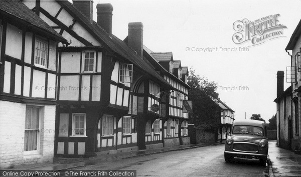 Photo of Weobley, Ye Olde Unicorn Inn c.1955
