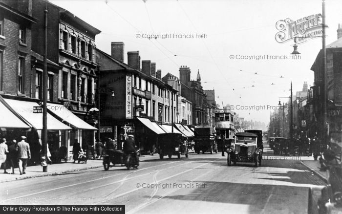 Photo of West Bromwich, High Street c.1930