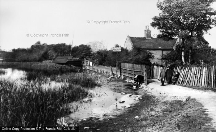 Photo of West Bromwich, Swan Pool 1907