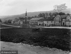 Village Green And Market Cross 1929, West Burton