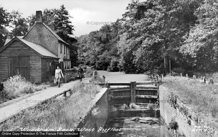 Photo of West Byfleet, Woodham Lock c.1955