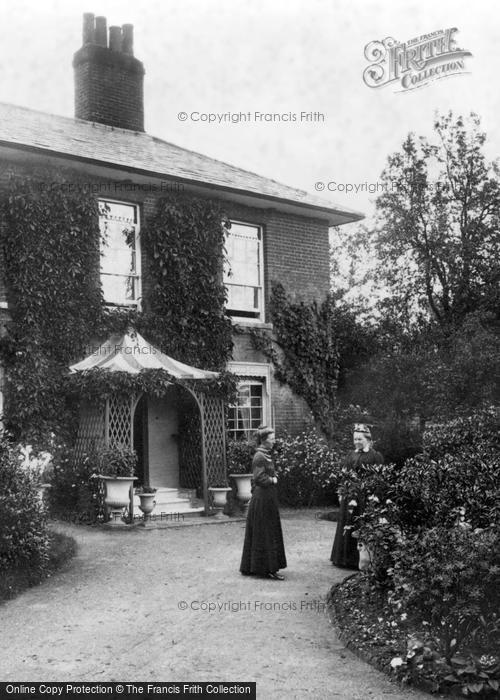 Photo of West Clandon, Women At Gibbruns Croft 1907