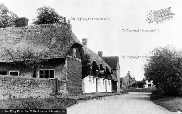 Photo of West Hanney, Thatched Cottages c.1955