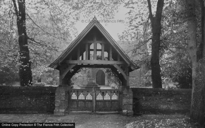 Photo of West Ilsley, Church Gates c.1950