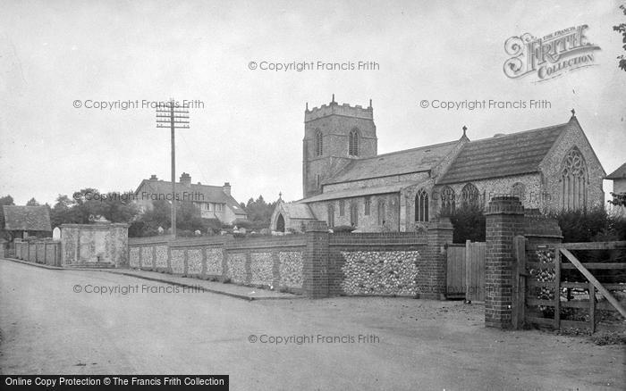 Photo of West Runton, Holy Trinity Church 1933