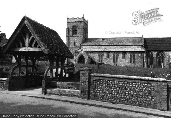 Photo of West Runton, Holy Trinity Church c.1955