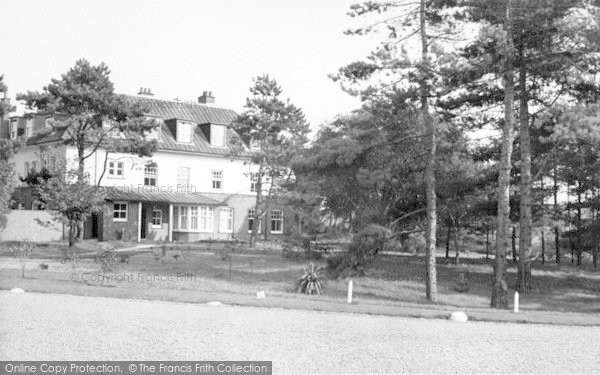 Photo of West Runton, Runton Hill School c.1960