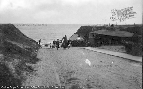 Photo of West Runton, The Gap 1933