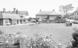 The Village Inn c.1965, West Runton