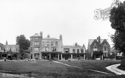 1904, Westcott