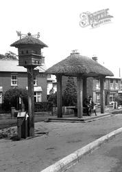Thatched Bus Shelter 1933, Westcott