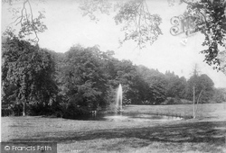 Tillingbourne, The Fountain 1906, Westcott