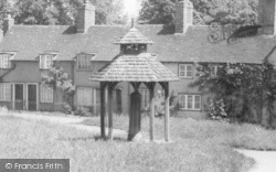 The Village Pump c.1955, Westmill