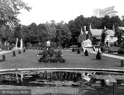 Central Lawn, Grove Park c.1940, Weston-Super-Mare