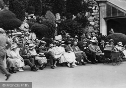 People Resting, Madeira Cove 1923, Weston-Super-Mare