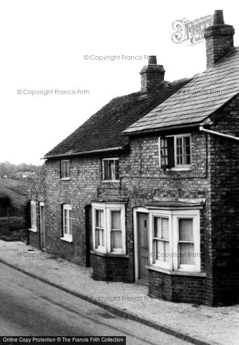 Photo of Westoning, Houses On Flitwick Road c.1960