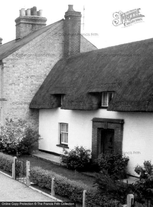 Photo of Westoning, Thatched House In Church Road c.1960