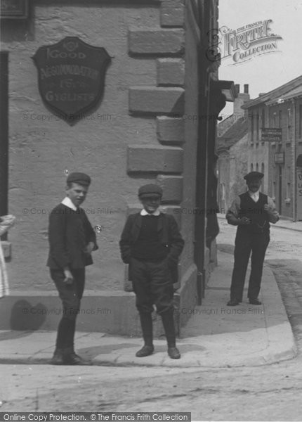 Photo of Wetherby, Boys In North Street 1909