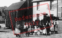 Girls Together, High Street 1903, Wethersfield