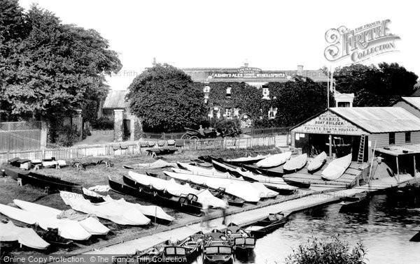 Photo of Weybridge, Lincoln Arms Hotel 1904