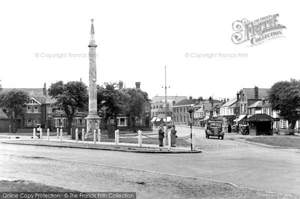 Photo of Weybridge, Monument Green c.1955