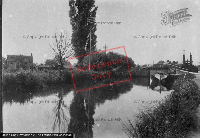 Photo of Weybridge, On The Canal 1904