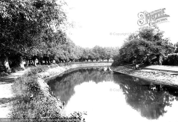 Photo of Weybridge, On The River Wey 1904