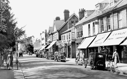 Weybridge, Queen's Road c1955