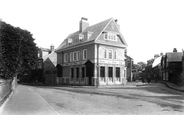 The New Bank 1897, Weybridge