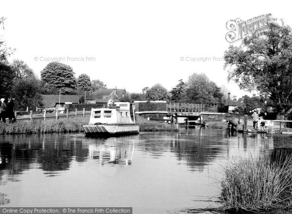 Photo of Weybridge, The Wey Navigation c.1955