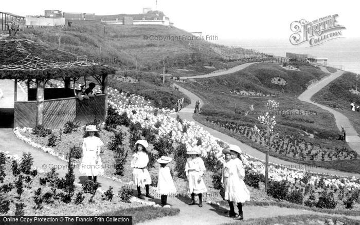 Photo of Weymouth, Girls In Nothe Gardens 1909