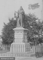 Greenhill, Queen Victoria Statue 1904, Weymouth