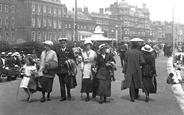 People On The Promenade 1918, Weymouth