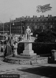 Statue Of Sir Henry Edwards 1909, Weymouth