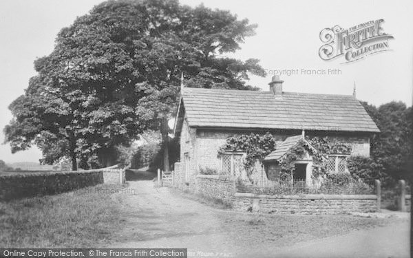 Photo of Whalley, Cross House 1906