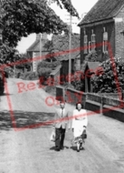 Couple In Long Street 1952, Wheaton Aston