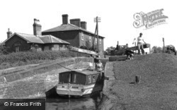 The Lock 1952, Wheaton Aston
