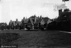 Queens Almshouses 1890, Whippingham